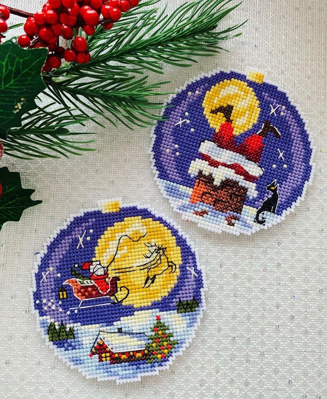 Santa SR-690 Plastic Canvas Counted Cross Stitch Kit
